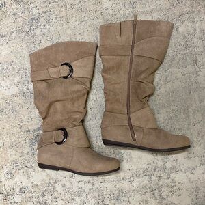 Women's Tan Faux Suede Flat Boots, XW calf, size 7